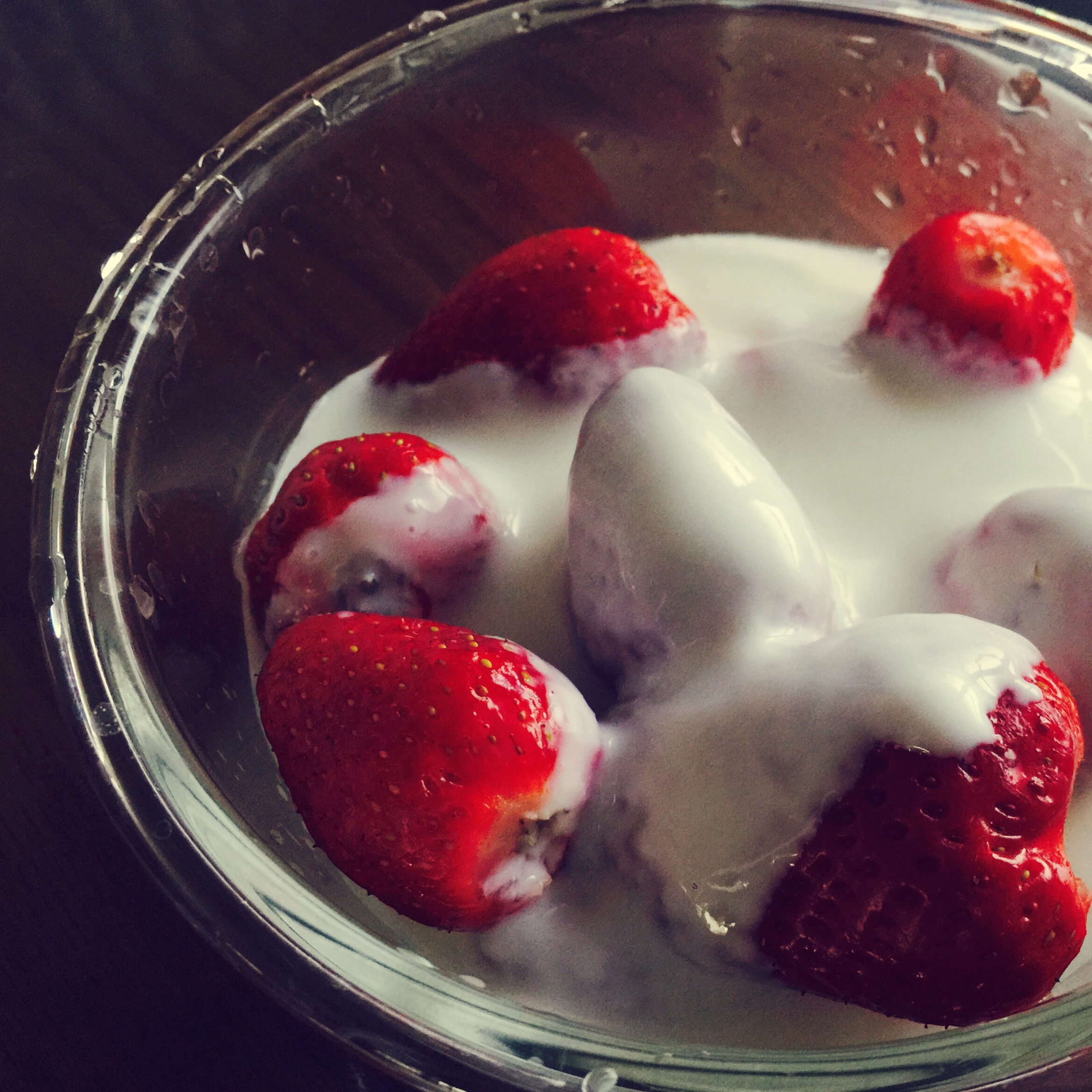 减肥餐\(≧▽≦)/草莓优格沙拉