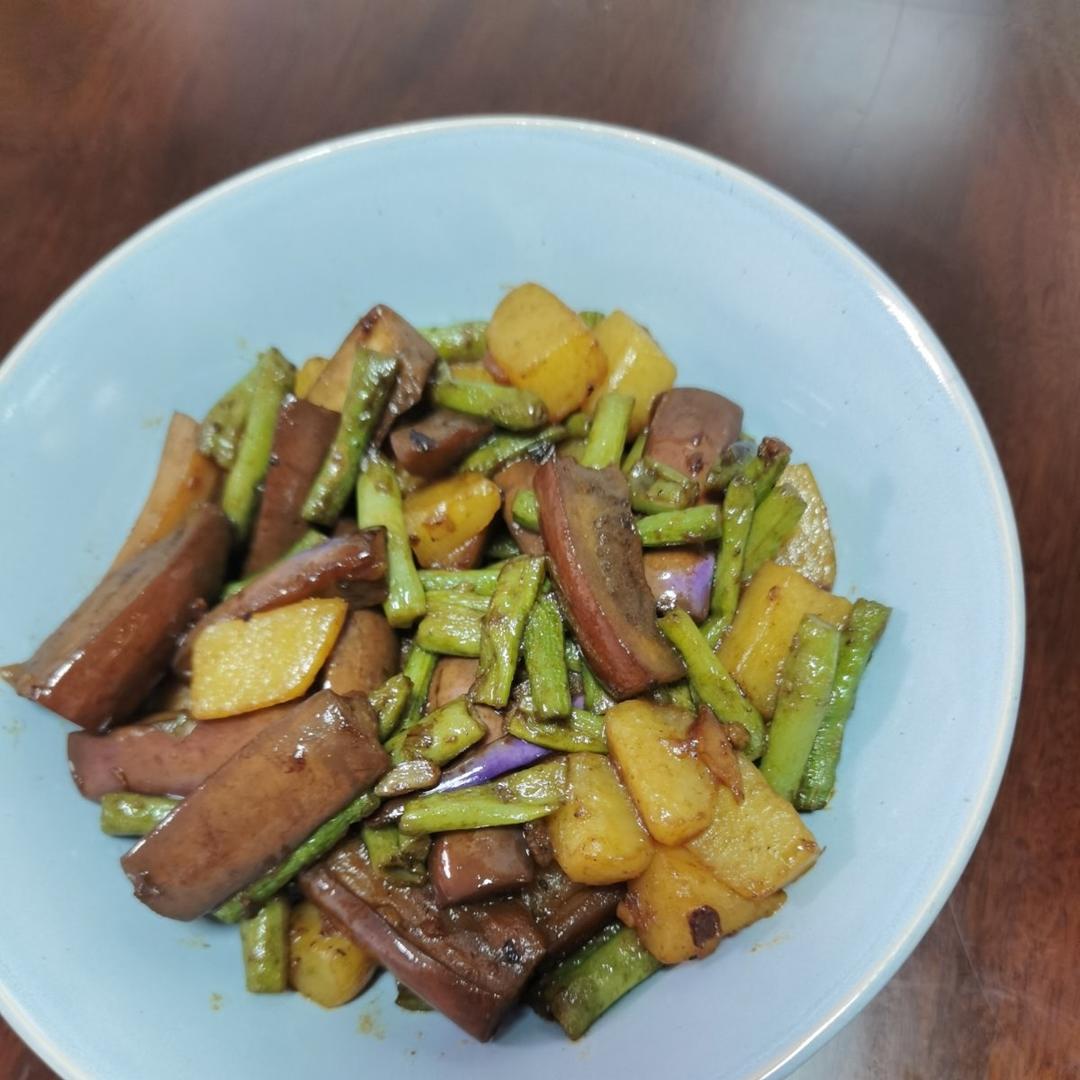 土豆茄子炖豆角