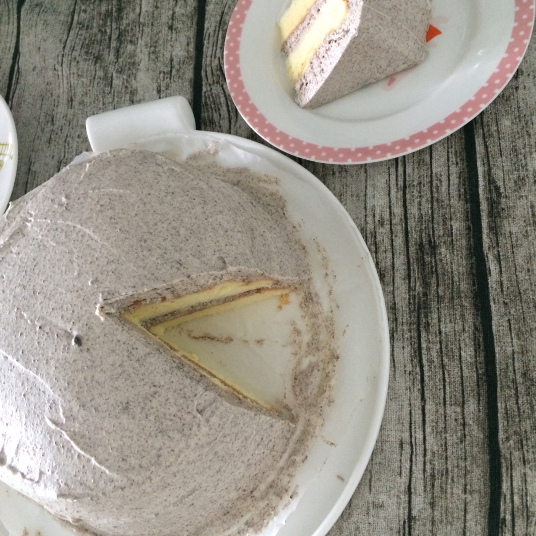 奥利奥咸奶油草莓蛋糕