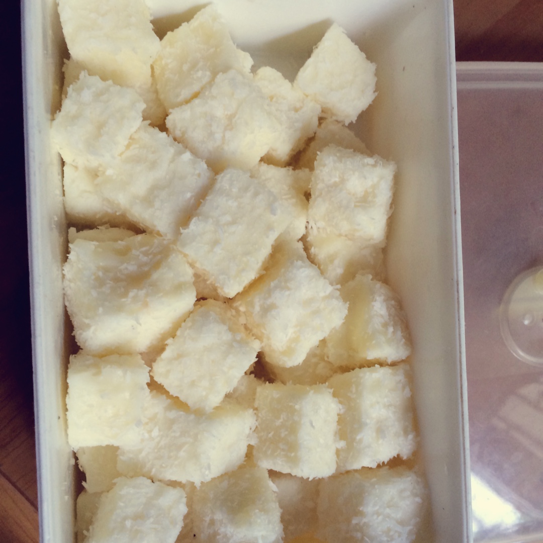 椰丝牛奶小方糕
