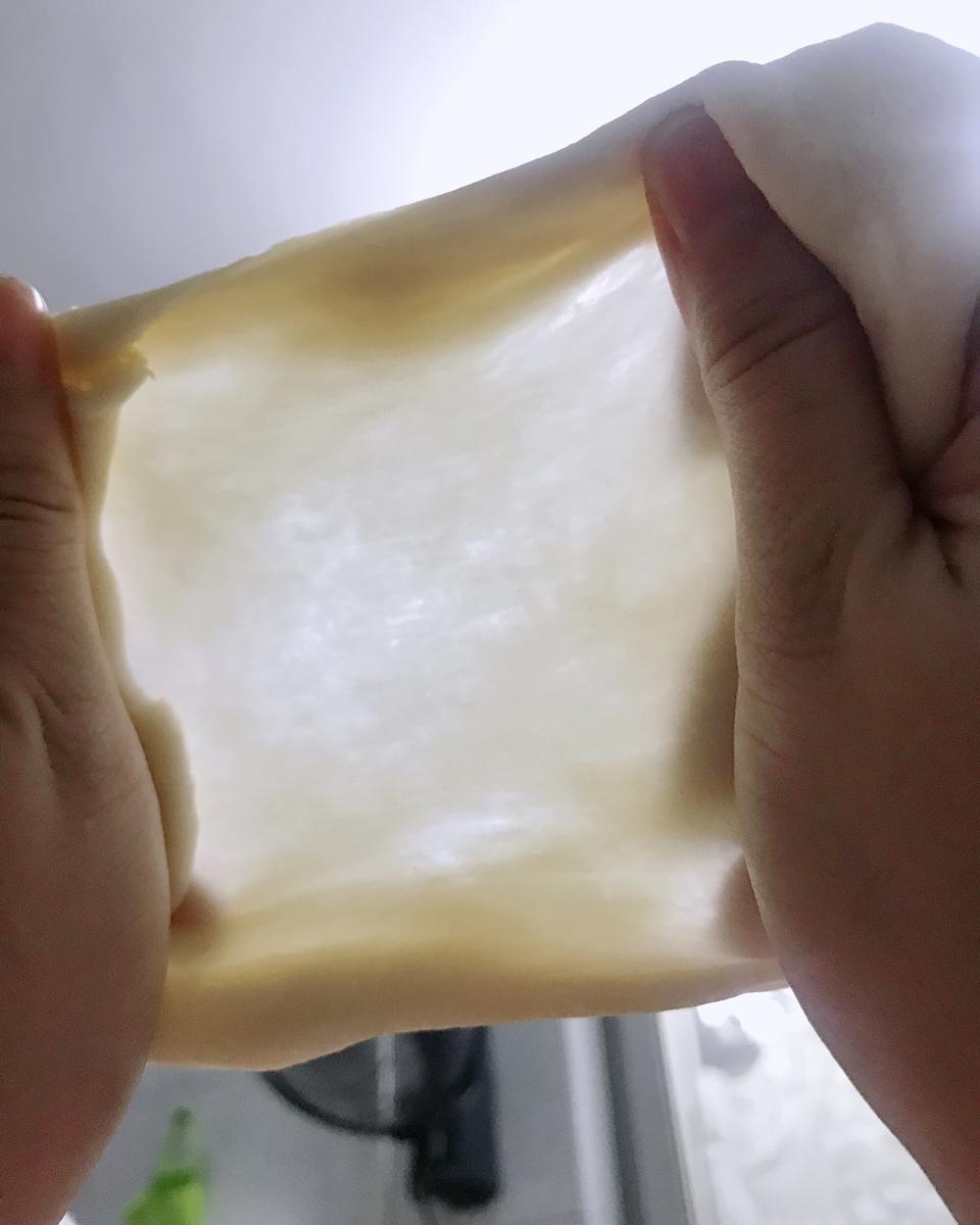 新手就能成功的【椰蓉面包卷】-手揉出膜