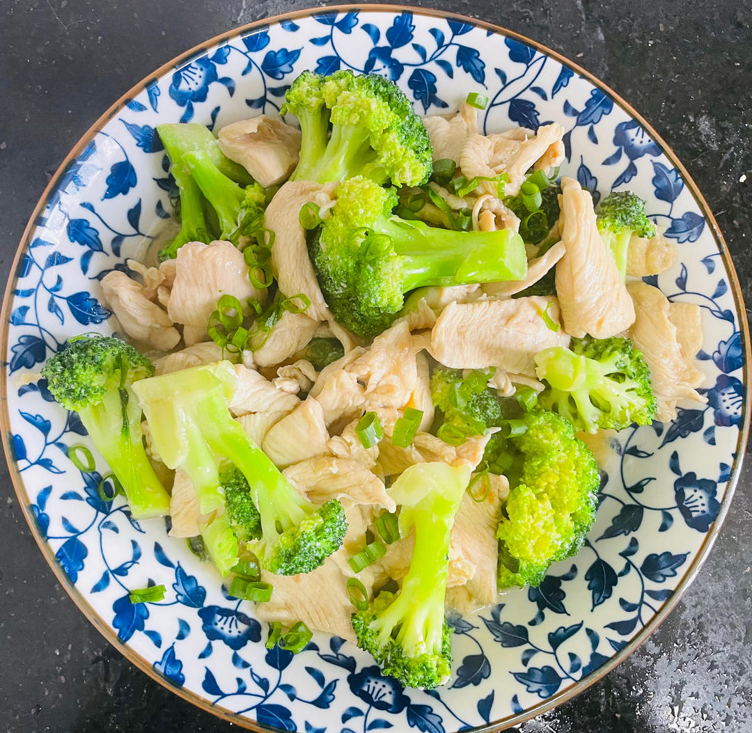 西兰花炒鸡肉片