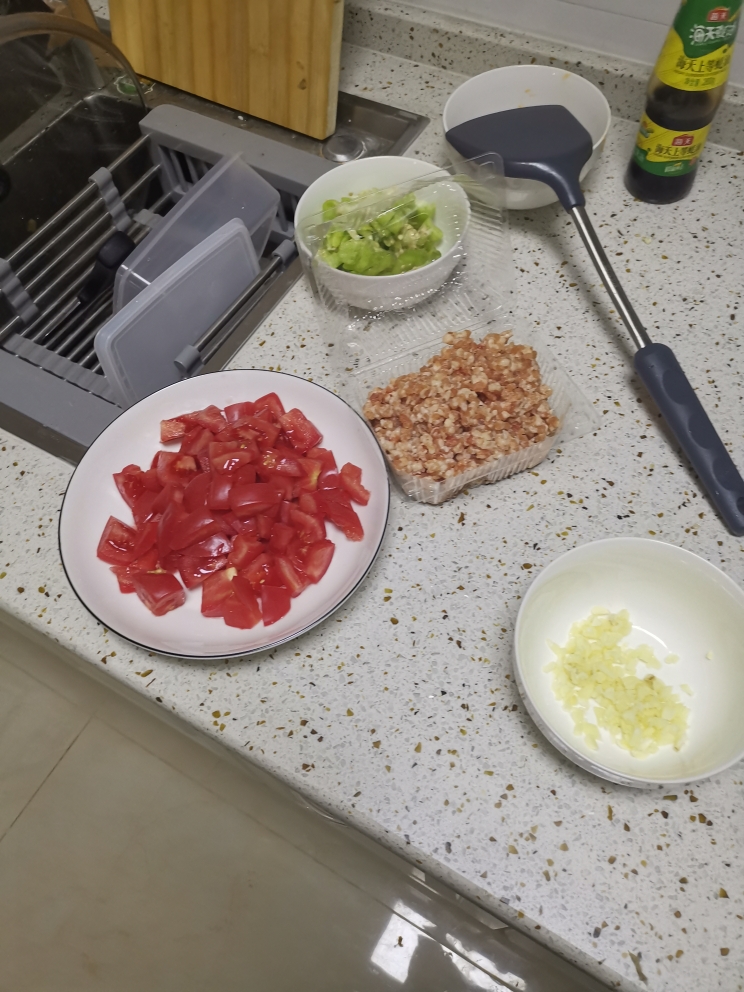 番茄肉末 （红三剁）的做法 步骤1