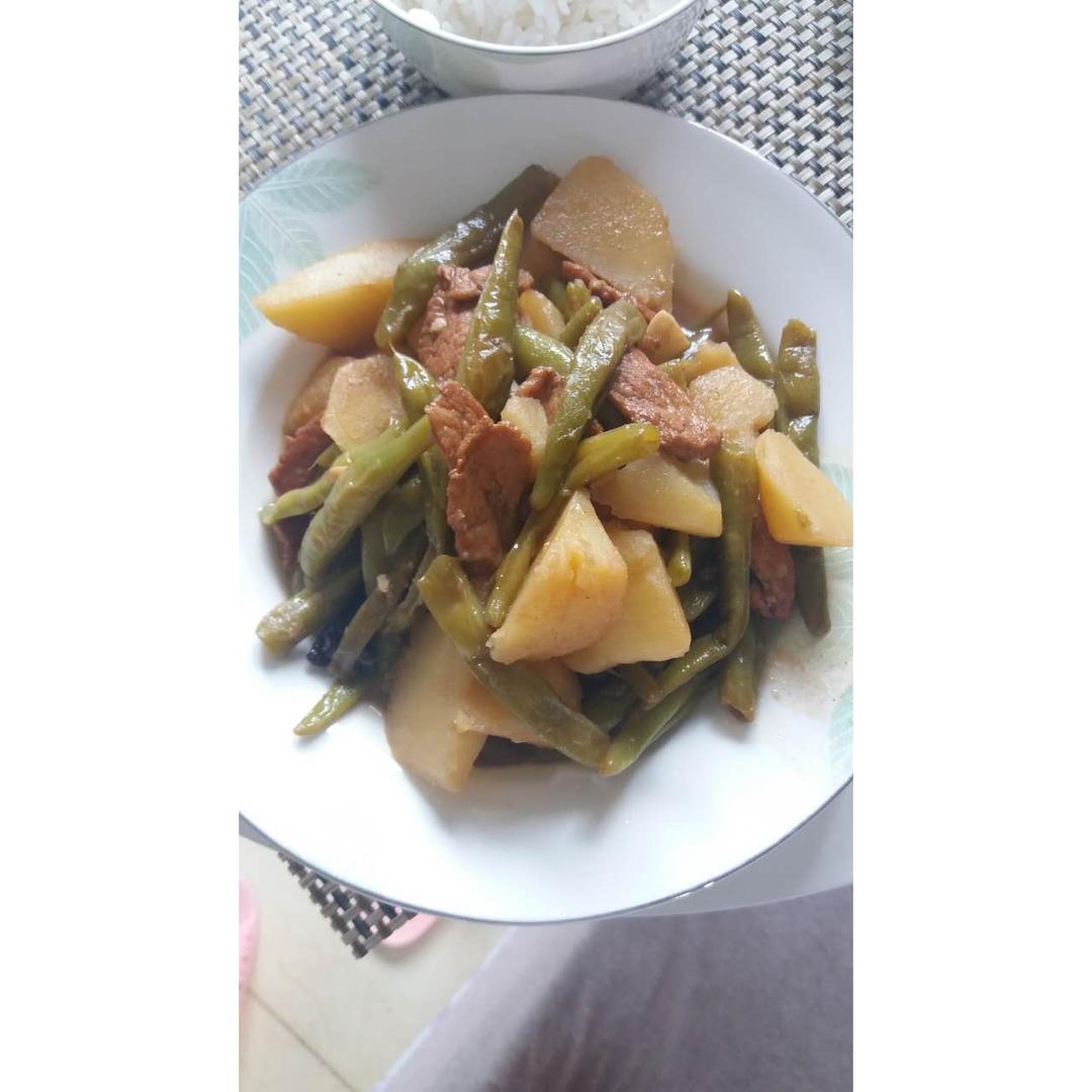 土豆炖豆角