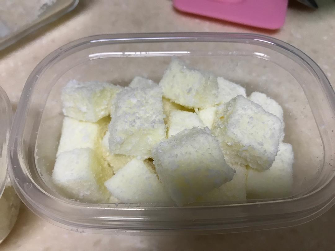 完胜85度C牛奶椰丝小方