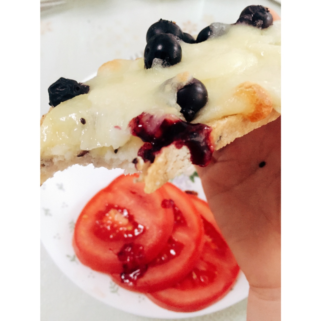 爆浆蓝莓水果欧包pizza