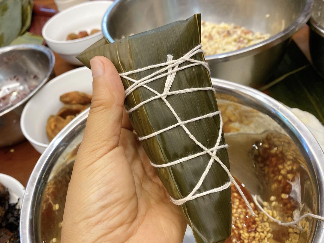 香糯的干菜肉粽(内有四角粽的包法视频的做法步骤图