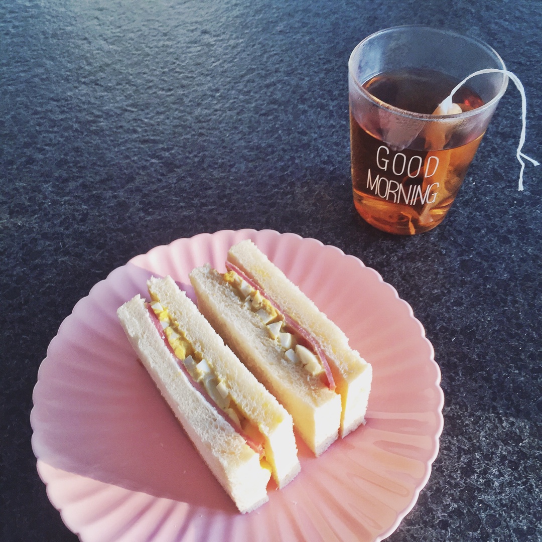 鸡蛋沙拉三明治