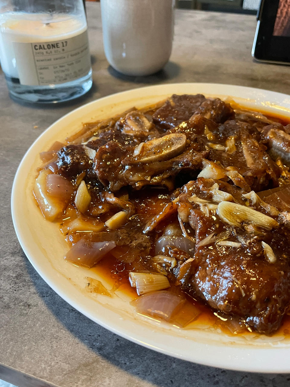 早茶经典∶黑椒牛仔骨