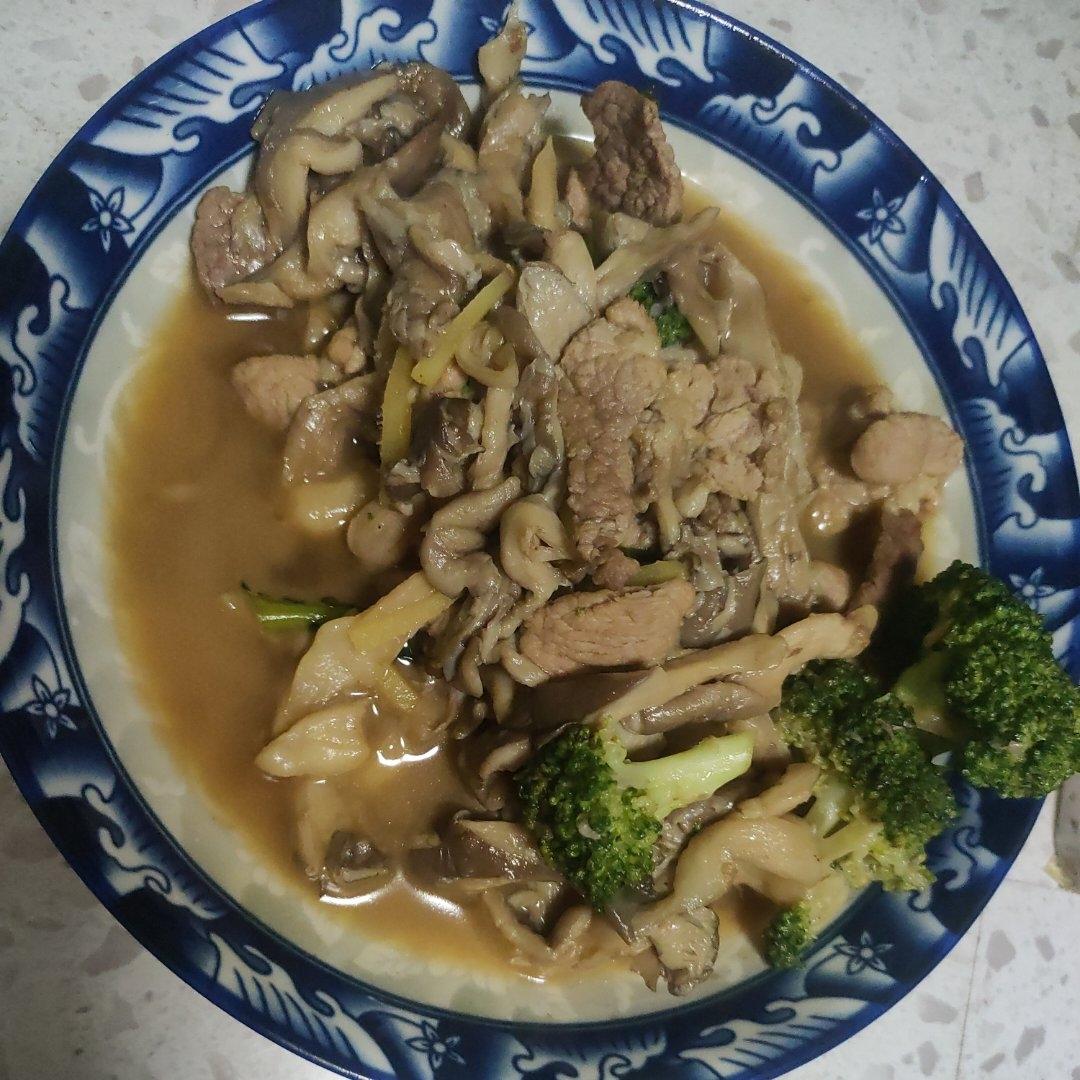 快炒，平菇炒肉，蘑菇炒出肉味道