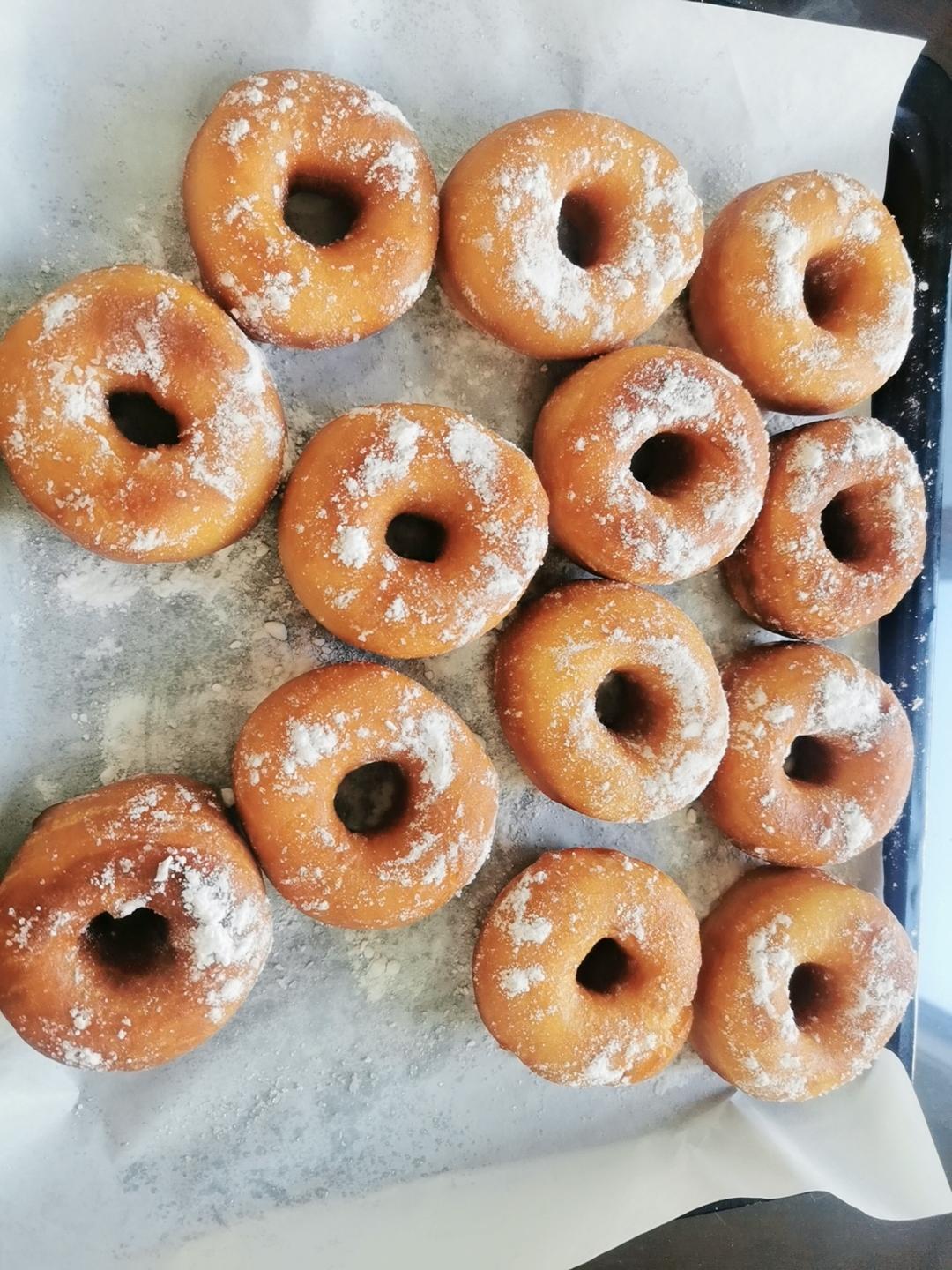 油炸甜甜圈