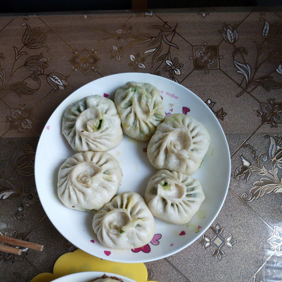 水煎包（韭菜）Fried Dumplings