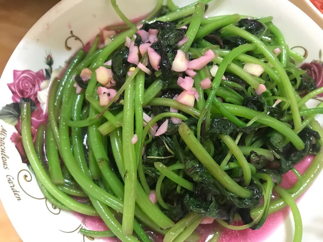 蒜茸炒红苋菜