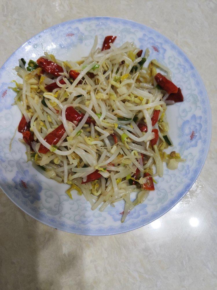 厨师长教你：“炝炒绿豆芽”的家常做法，味道非常赞