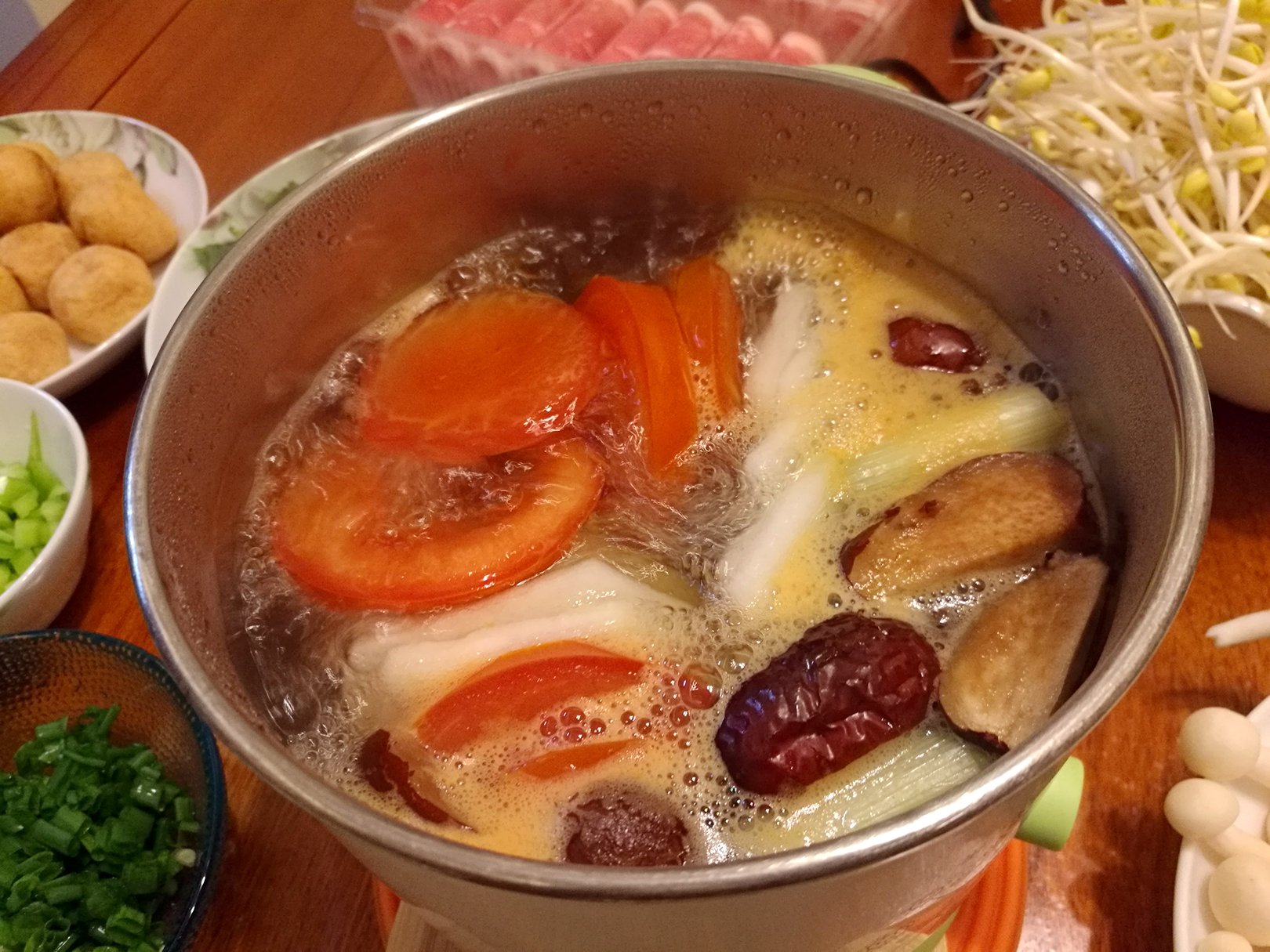 家庭简易火锅清汤底料图片