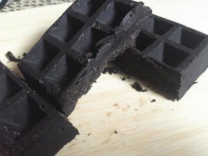 【Raw vegan】I'm absolutely not a chocolate cube！（谁说素食者不能吃巧克力的！）的做法 步骤3