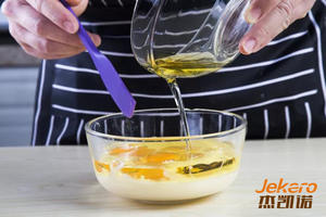 杰凯诺烘焙食谱丨「蜂巢蛋糕」（密集恐惧症请回避）的做法 步骤2