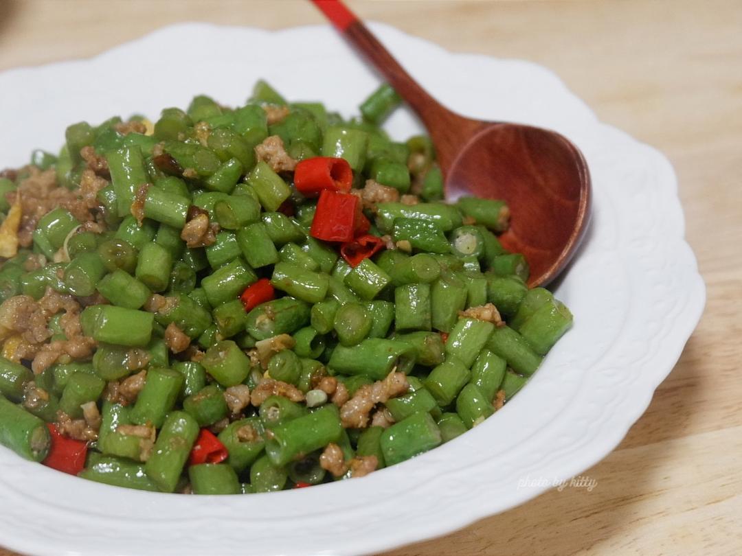 佟小鹤的家常菜--香辣肉末炒豆角