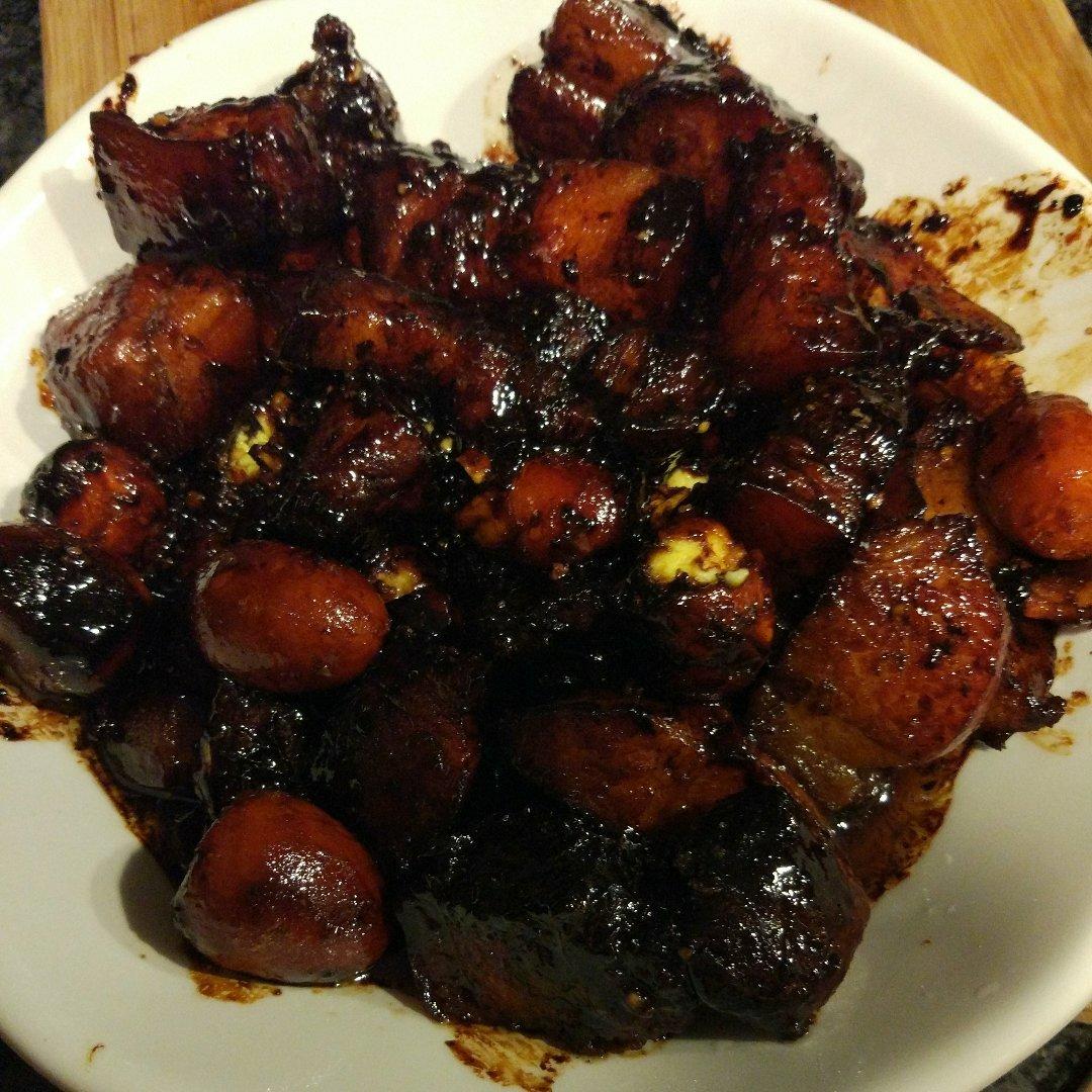 加了鹌鹑蛋后，这盘红烧肉，美味的逆天啦——鹌鹑蛋烧肉（孔瑶食谱）