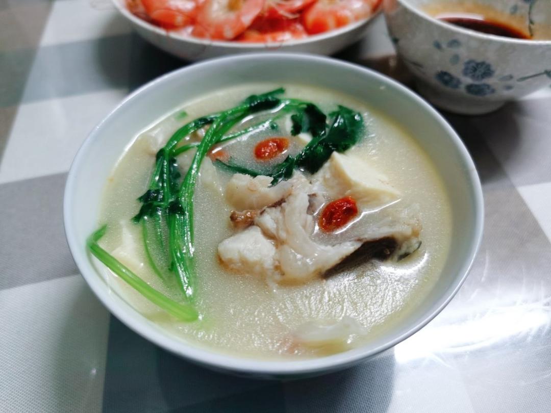 鱼头豆腐汤
