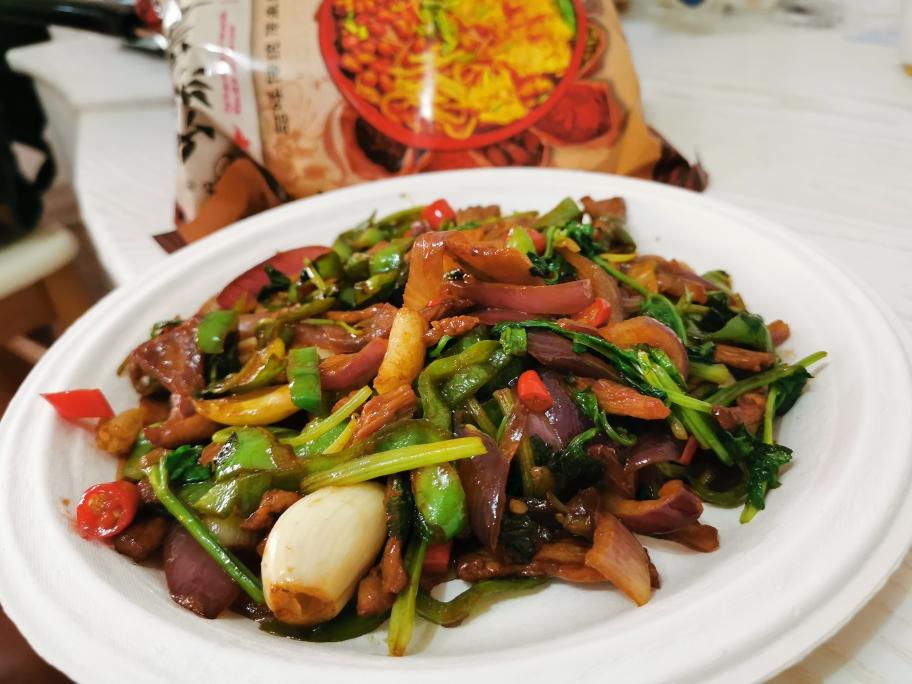 致敬香菜香（香菜炒五花肉）