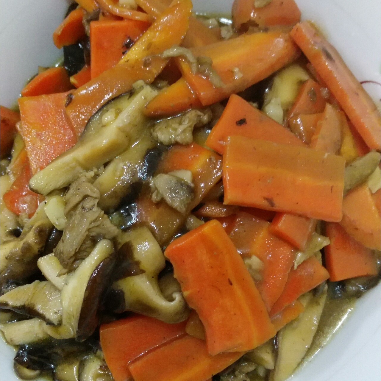 香菇胡萝卜炒肉丝