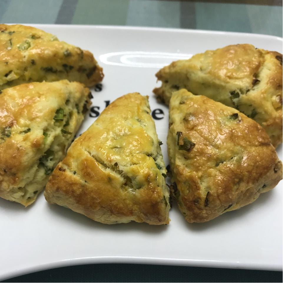 酥软可口的咸味点心，从制作到出炉半小时搞定。