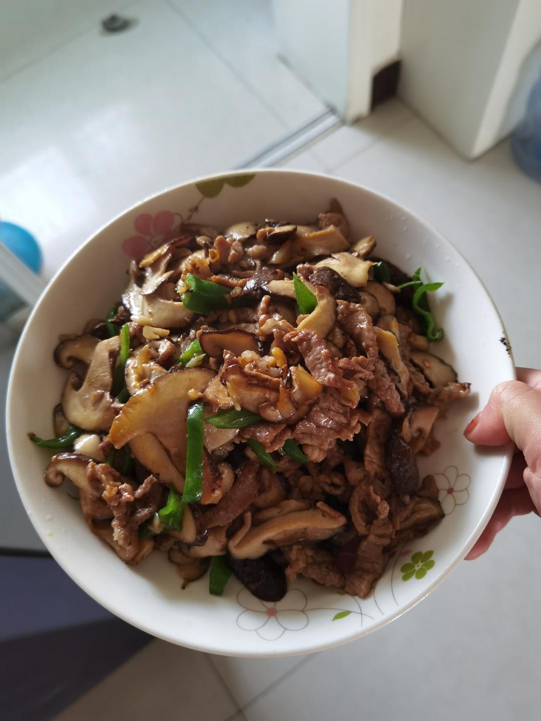 家常香菇炒肉