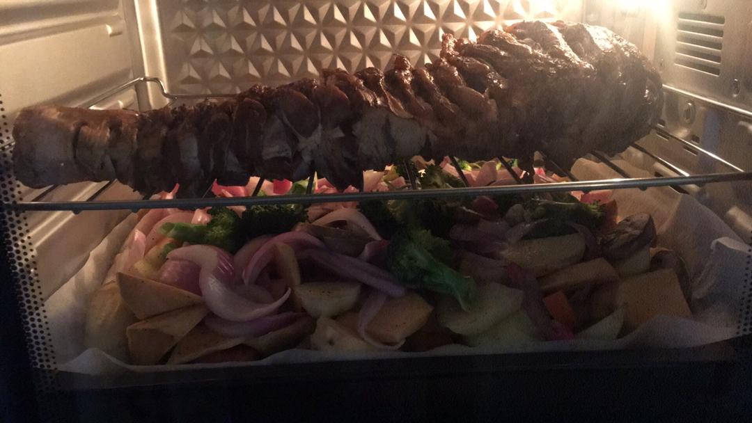 孜然蒜香烤羊腿