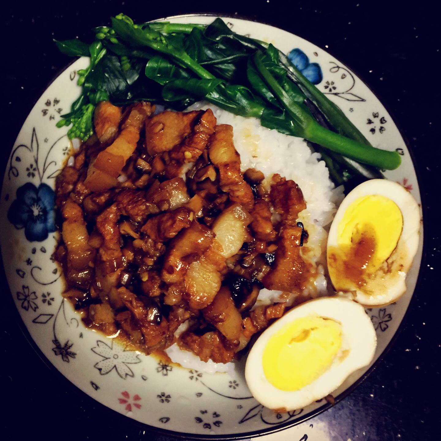 洋葱酥卤肉饭