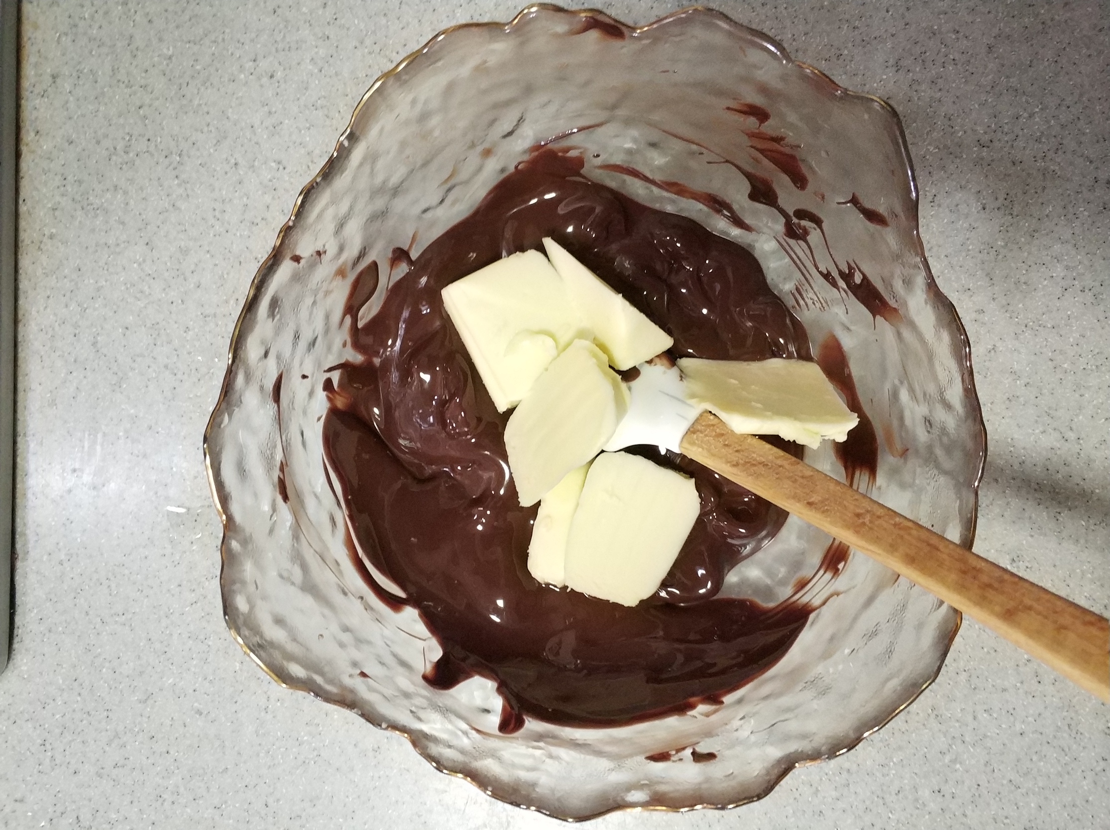 好吃到爆～爆浆巧克力熔岩蛋糕的做法 步骤3