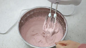 复古蛋糕含抹面技术，5种裱花技法的做法 步骤10