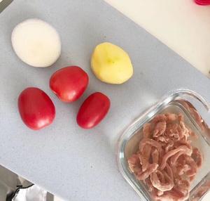 宝宝辅食😝番茄土豆牛肉面的做法 步骤1
