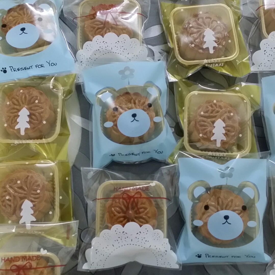 广式月饼—蛋黄莲蓉月饼