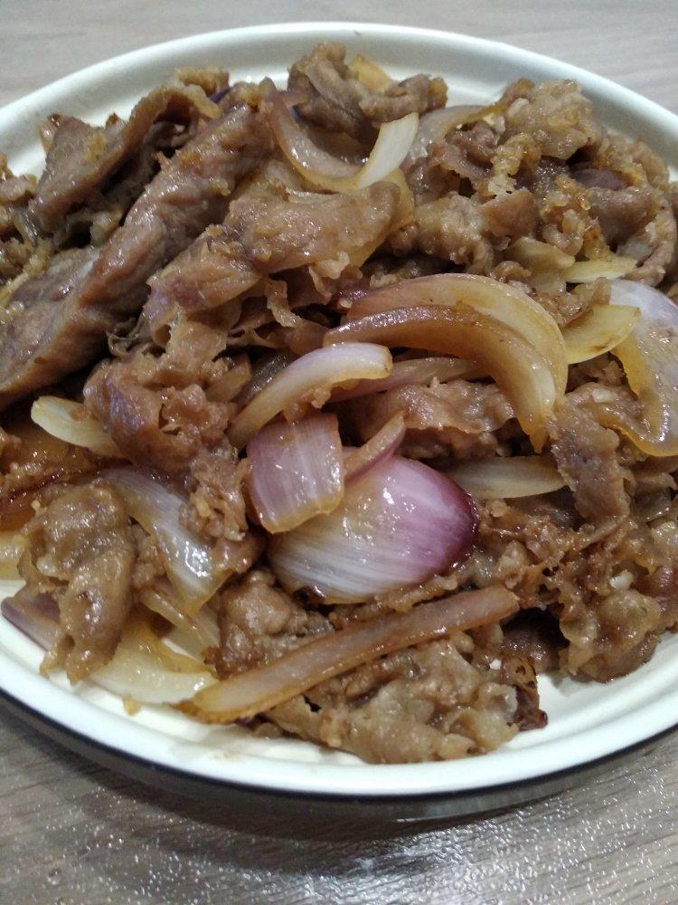 洋葱炒牛肉