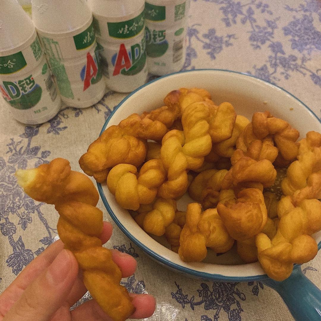外酥内软的炸麻花