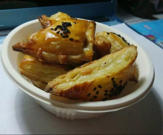 酥皮奶酪角