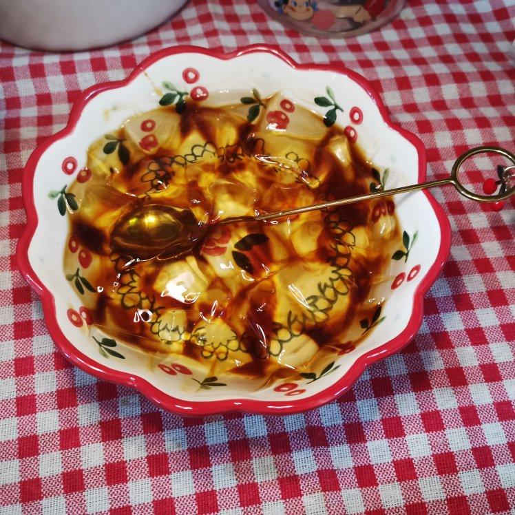 纯正的手工制造冰凉粉（传统红糖冰粉）