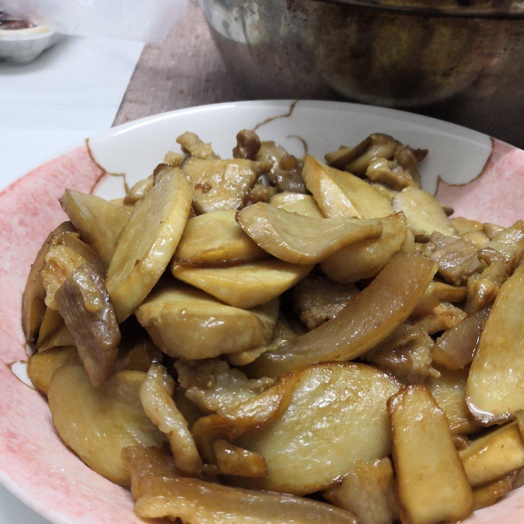 超级下饭的杏鲍菇炒肉