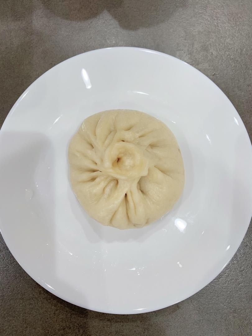 松软多汁的肉包子