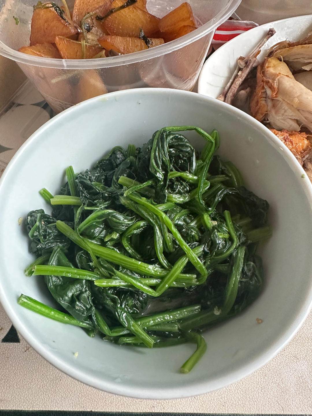 不涩口又嫩的清炒菠菜