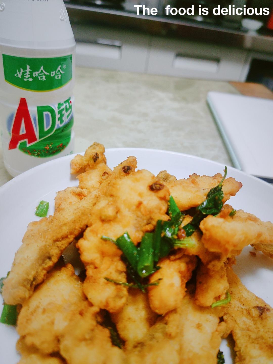 炸鱼片（从不吃鱼的老公和挑嘴娃抢着吃）