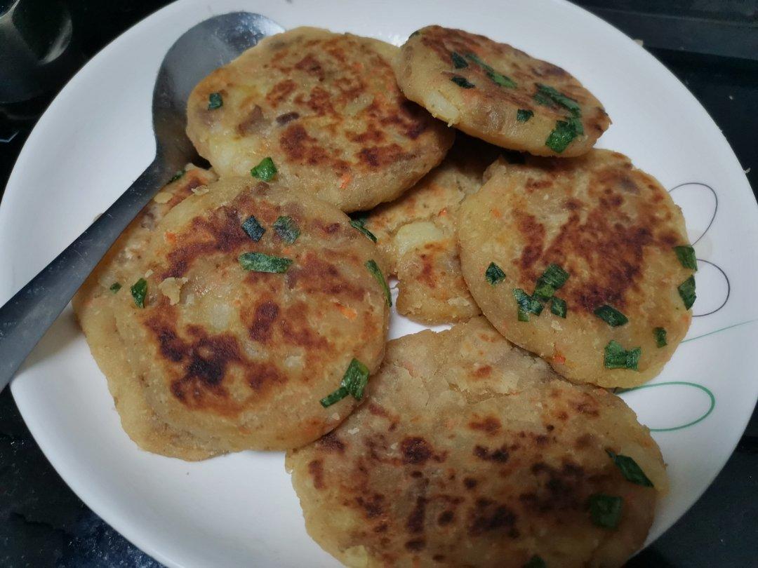 不加一滴水，外酥里嫩的香煎土豆饼❗️