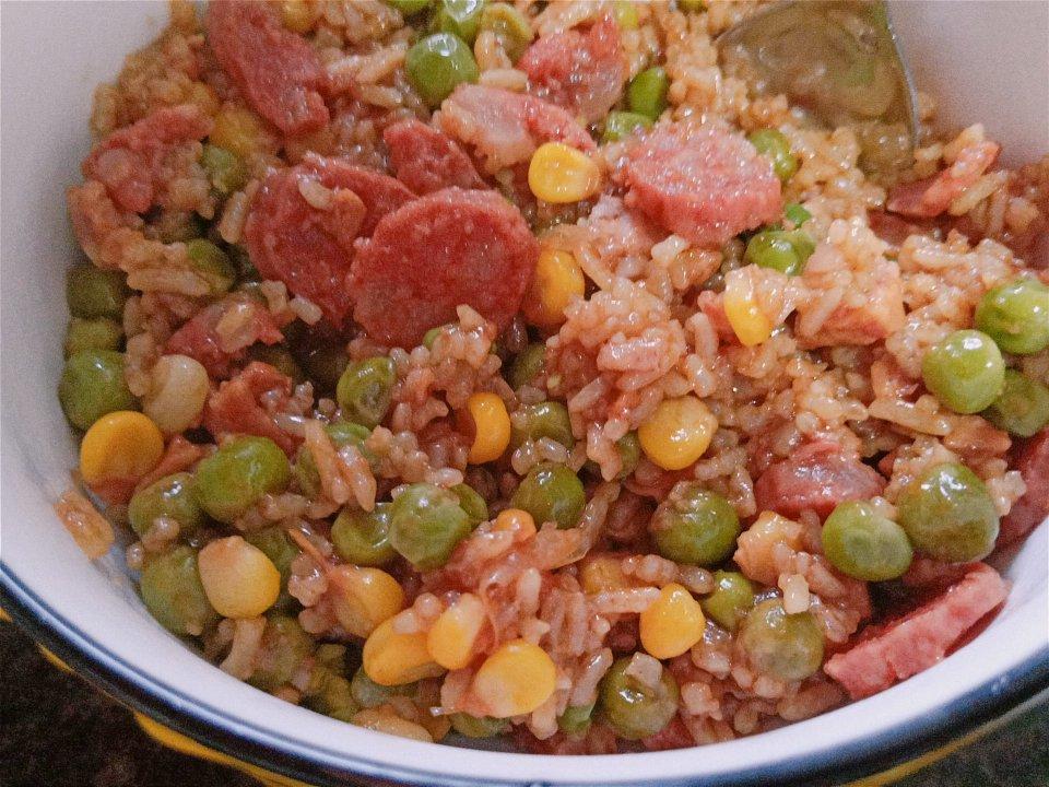 懒人必备～电饭煲腊肠焖饭