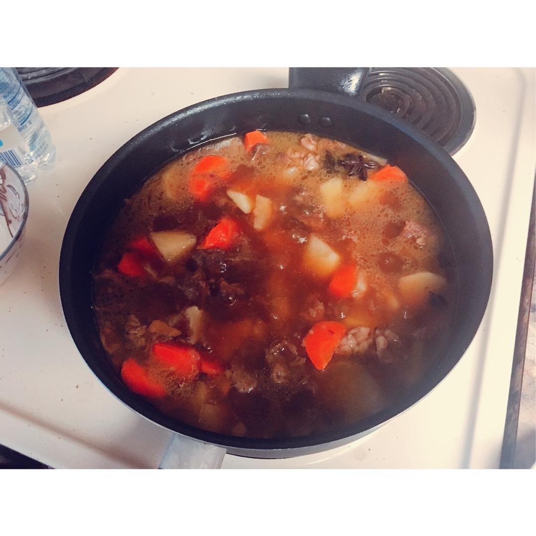 土豆炖牛肉