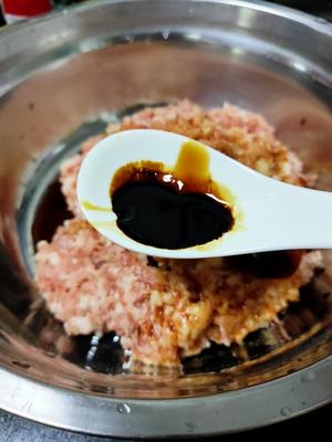 韭菜猪肉饺子(附擀皮和最简单的饺子包法)的做法 步骤5