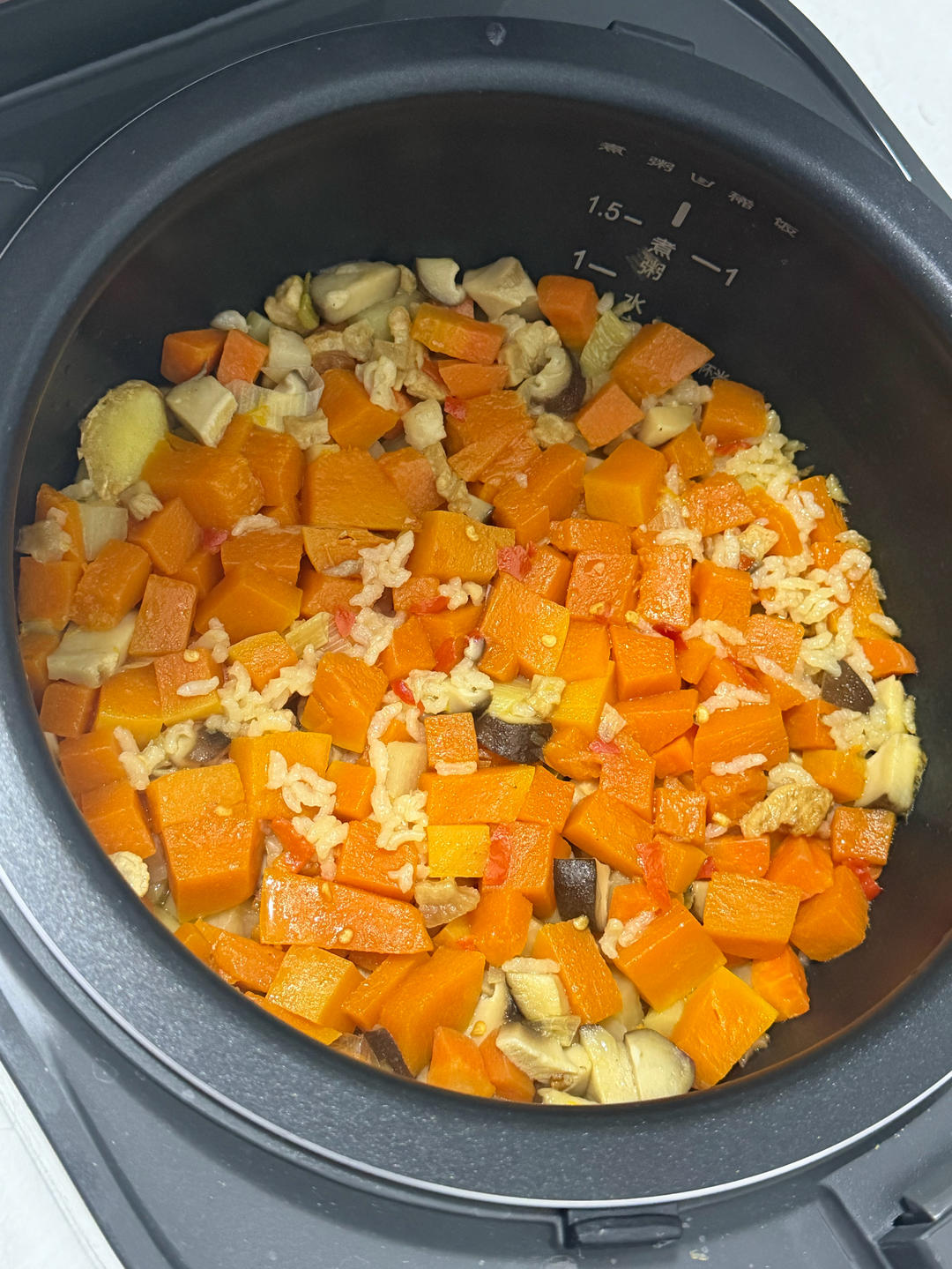 香绝了❗❗吃了还想吃的土豆腊肠焖饭❗❗