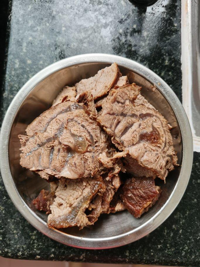 卤牛肉