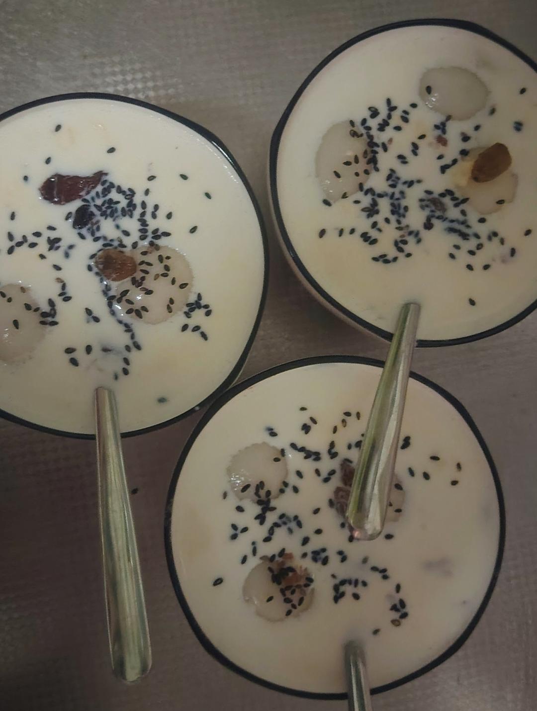 牛奶鸡蛋醪糟（酒酿甜品，不加小苏打的版本）
