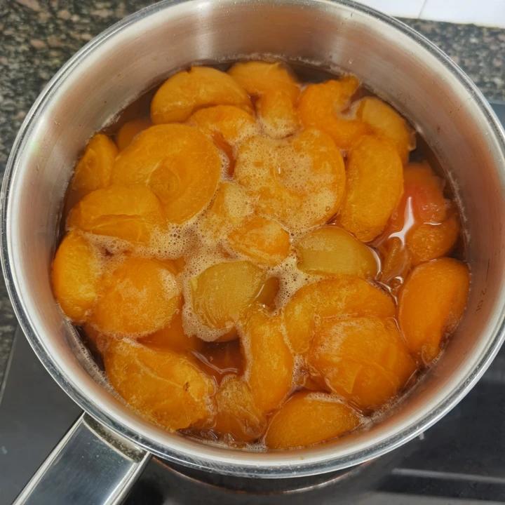 熬点杏子酱，煮碗糖水杏，这个夏天很甜蜜